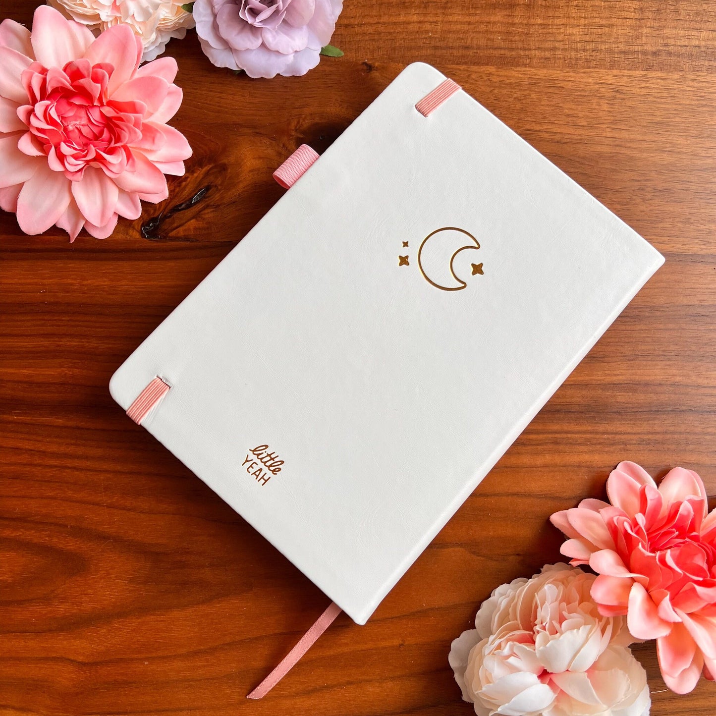 Weißes Journal Buch mit Mond Ente und Mond Ente