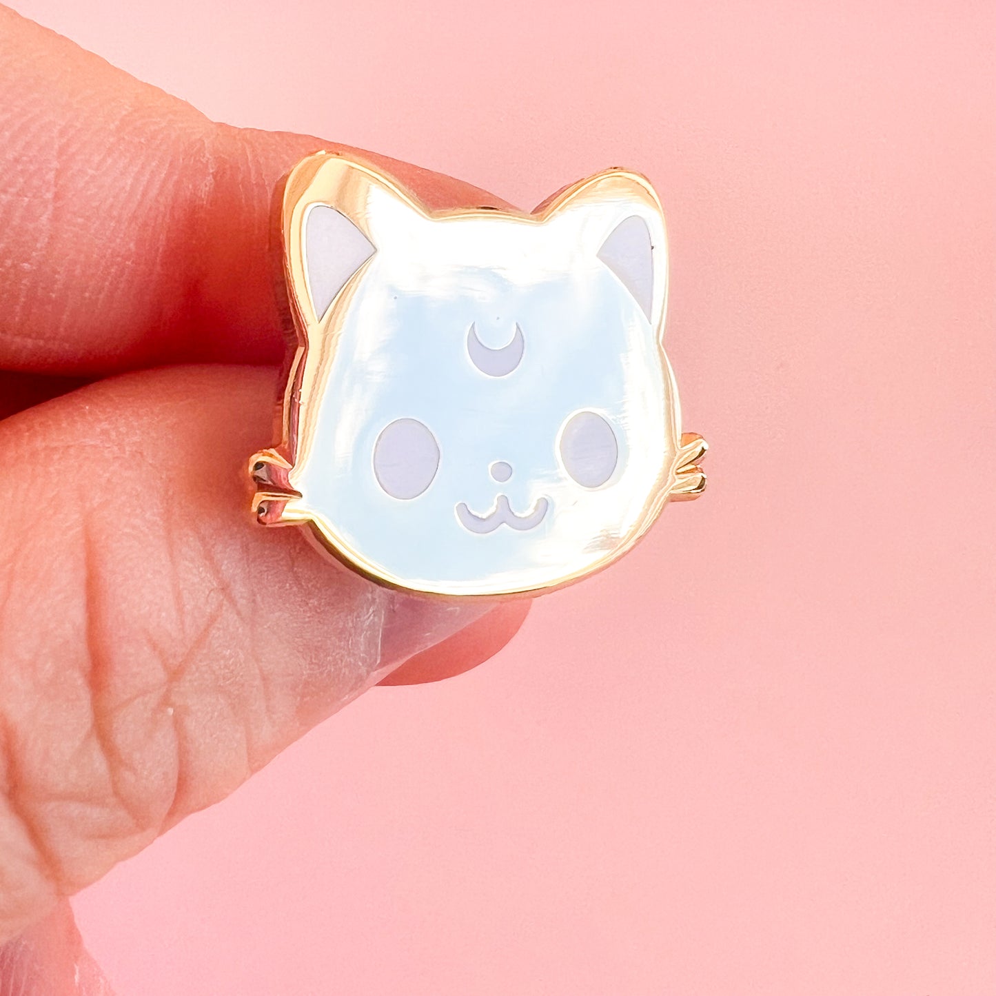 Goldener Mondkatze-Pin