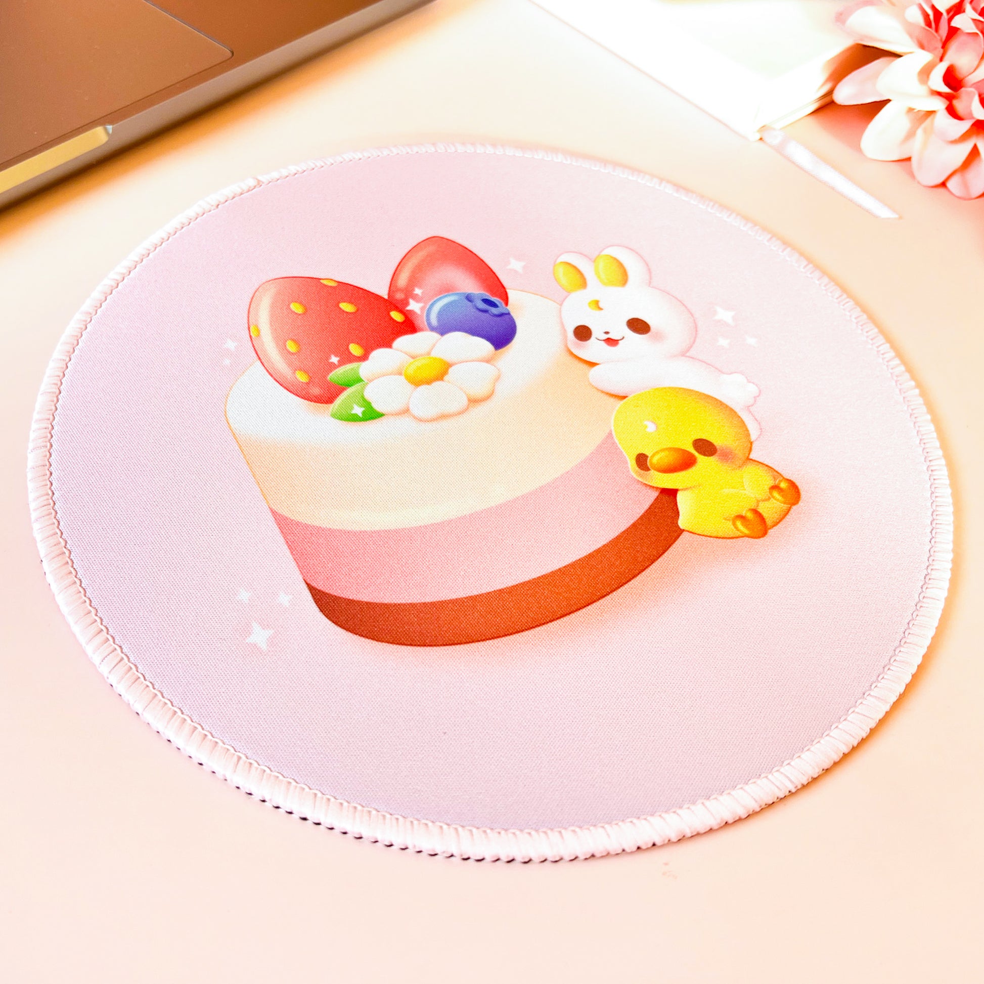 Hase und Ente mit Kuchen Mousepad