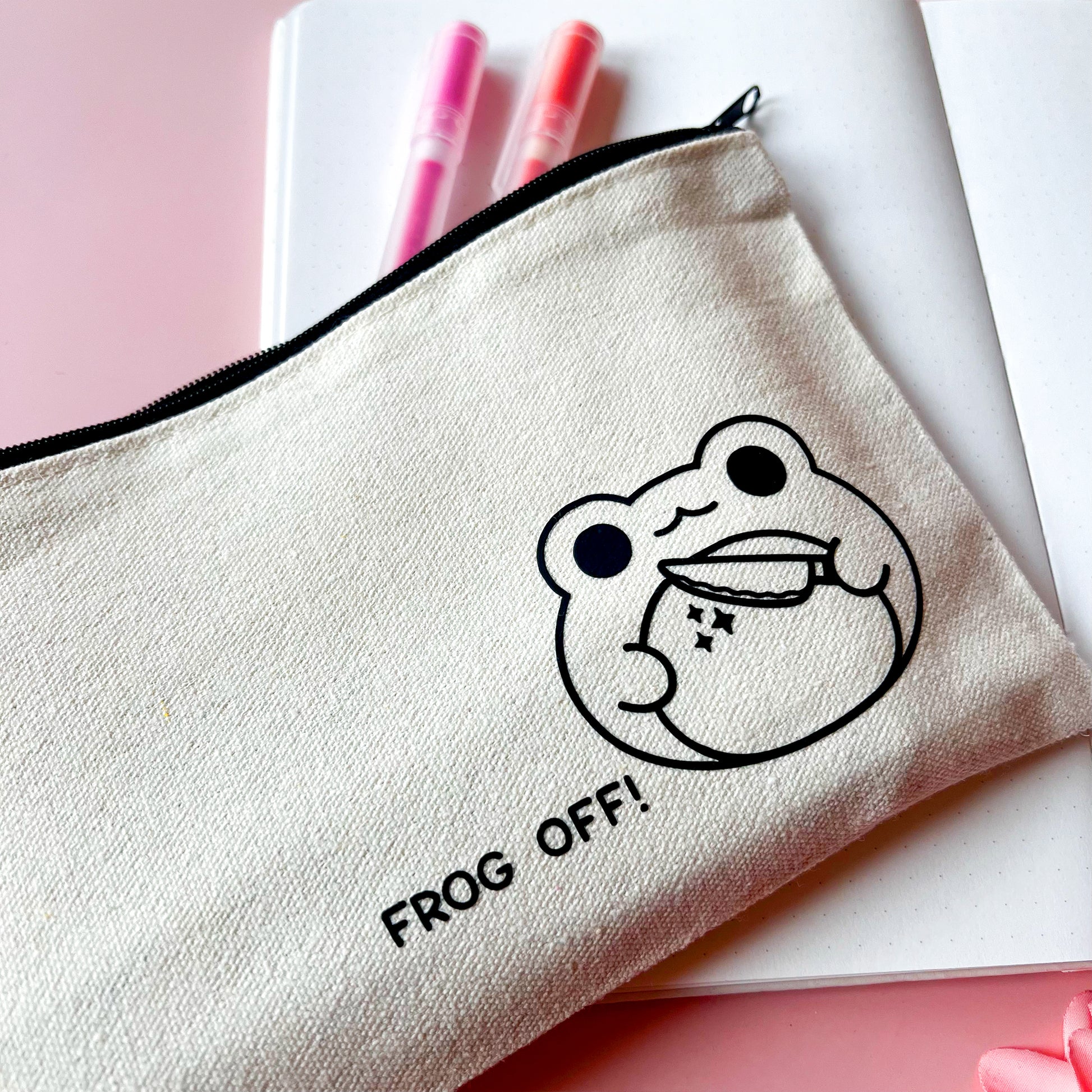 Kleine Tasche mit Frosch mit Messer