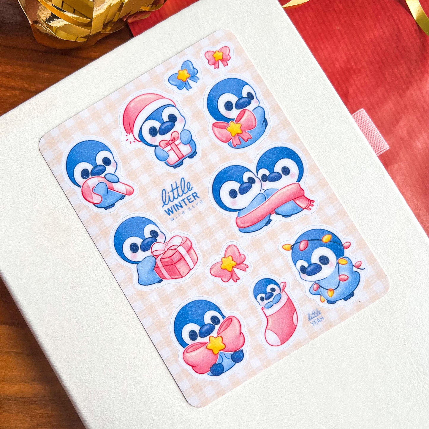 Pinguin feiert Weihnachten Stickerbogen