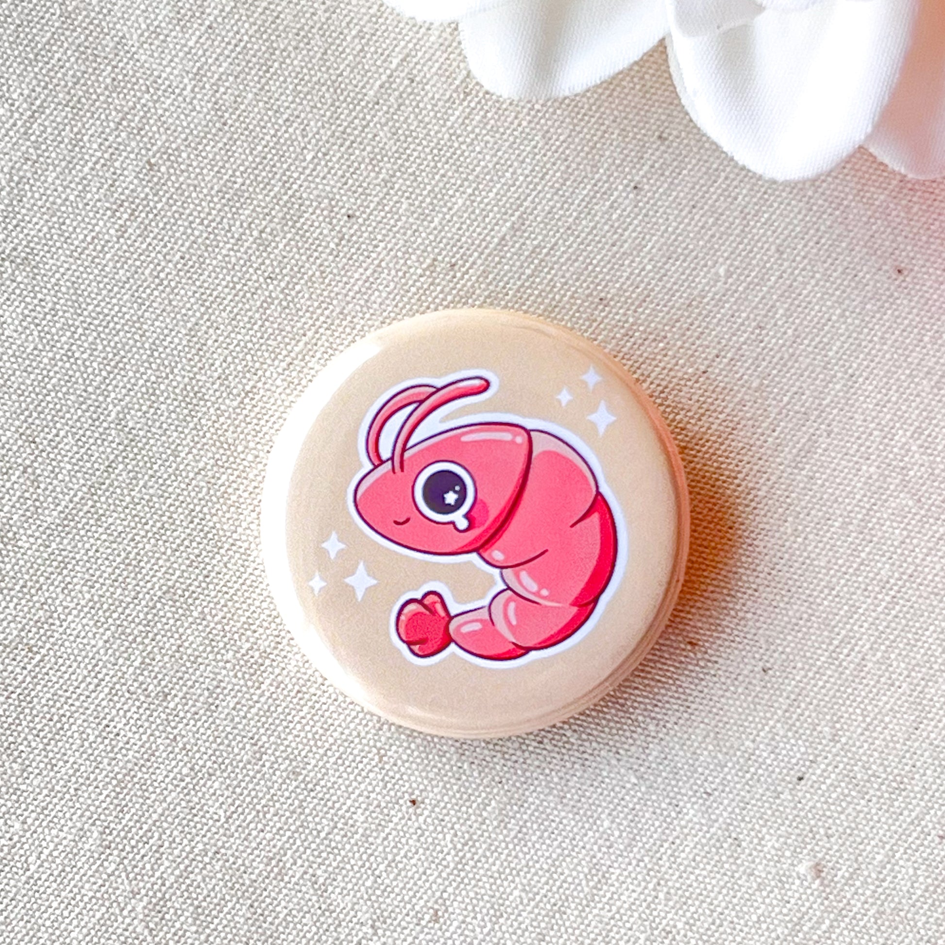 Krabbe mit Rückenschmerzen Button von Little Yeah
